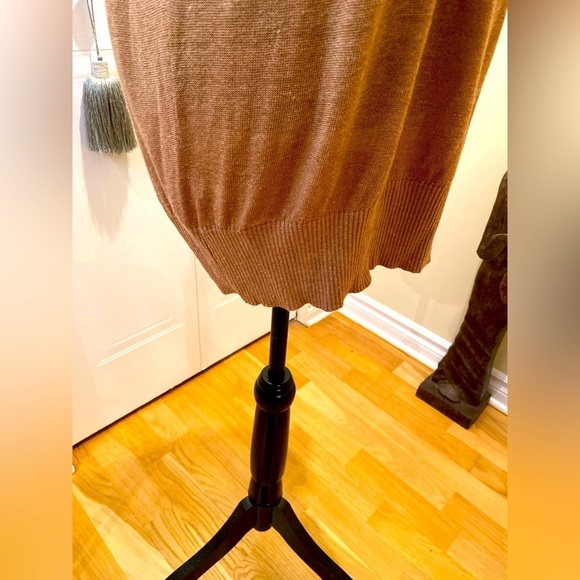 Y2K Liz Claiborne light coffee color ribbed knit v-neck,  hem & sleeves 🧶🤎 - Picture 7 of 9